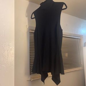 Boston proper,size L,black, it has a turtleneck,sleeveless